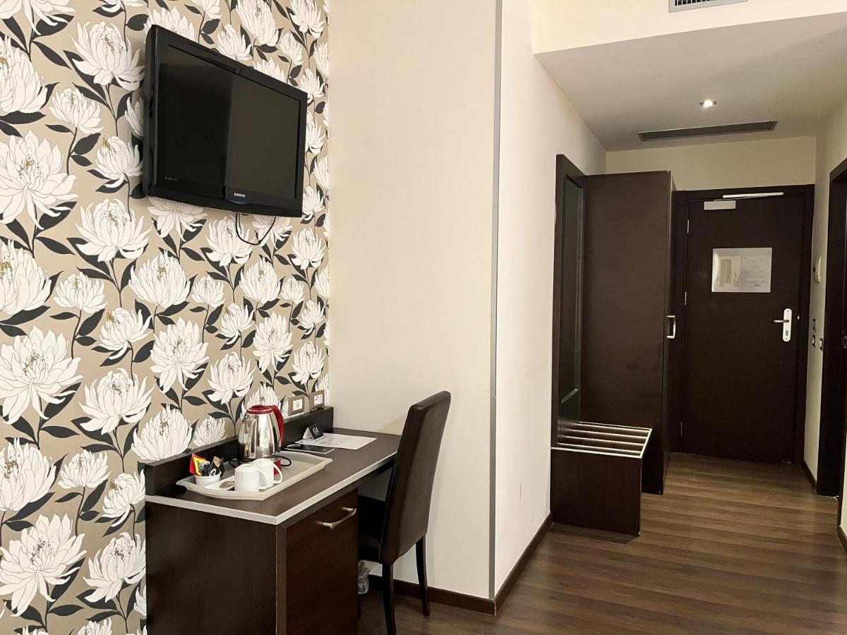 Catone District Hotel Рим Екстериор снимка